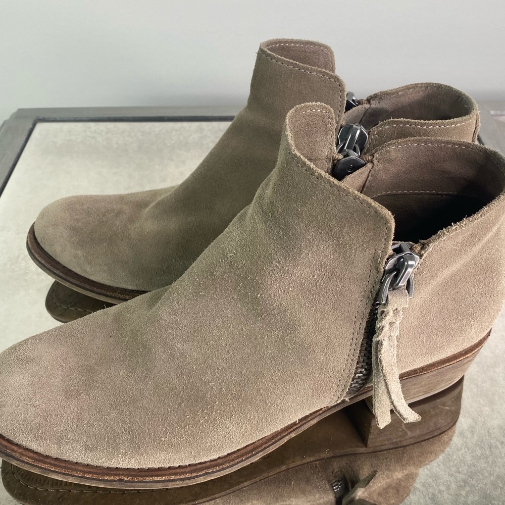 DOLCE VITA SUTTON bootie - size 8.5